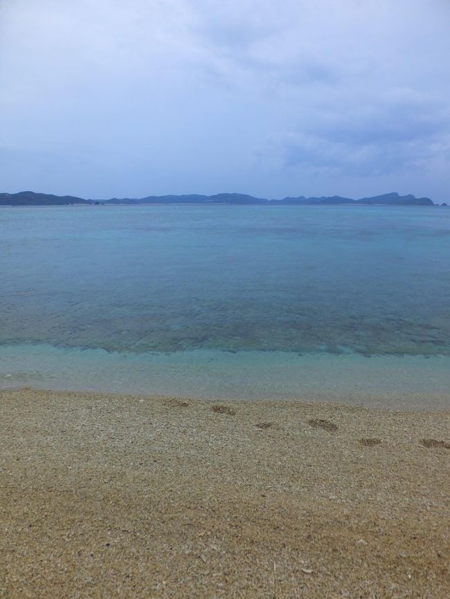 すでに恒例となっています、年末年始の沖縄への旅。前回の初日の出リベンジをすべく、南大東島へと行って参りました。<br />更に嘉敷島にも立ち寄り、充実の休暇となりました。<br /><br />/// 日程 ///<br />１．羽田⇒那覇<br />２．那覇⇒南大東島<br />３．南大東島<br />４．南大東島⇒那覇⇒渡嘉敷島<br />５．渡嘉敷島⇒那覇⇒羽田