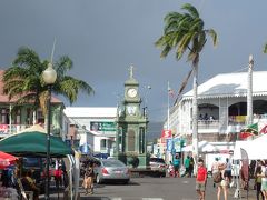 クルーズ船が来ると盛大に賑わうセントキッツネイビス連邦の小さな街（カリブ海の島国めぐり）