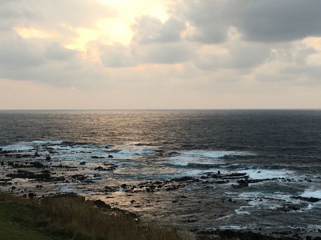 青森を美味しく堪能して旅の2日目は<br /><br />今回のメイン「不老不死温泉」へ<br /><br /><br />一昨年の旅番組で知ってから行ってみたい♪<br />あの温泉に浸かりたいー♪ と思っていた温泉に<br />お正月来れるなんて嬉しすぎ!(^^)!<br /><br />お天気が心配だったけど<br />自称・晴れおんな(^^)vなので雨にも雪にも降られず<br />ちょっとだけ夕焼けも見れました(*^_^*)