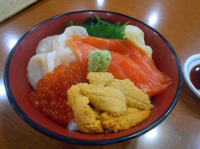 弾丸海外の旅とか、マニアックな国内の旅を好む私ですが、たまには「ベタ」(関西芸人がいうところの定番中の定番の意)な郷土料理を食することがあります。今回は、北海道の「ツブ貝&カニ料理&エビ料理&魚卵料理&貝料理&かにめし&いかめし&鱈料理」をご紹介します。★「ベタ」な郷土料理シリーズあんこう鍋(茨城)http://4travel.jp/traveler/satorumo/album/10435999/白石温麺(宮城)http://4travel.jp/traveler/satorumo/album/10530961/ほっきめし(宮城)http://4travel.jp/travelogue/10865730深川丼(東京)http://4travel.jp/travelogue/10876845江戸蕎麦(東京)http://4travel.jp/travelogue/10879052お好み焼き(大阪)http://4travel.jp/travelogue/10883258どぜう鍋(東京)http://4travel.jp/travelogue/10902556へぎそば(新潟)http://4travel.jp/travelogue/10912408牛鍋(神奈川)http://4travel.jp/travelogue/10913116品川めし(東京)http://4travel.jp/travelogue/10919410柳川鍋(東京)http://4travel.jp/travelogue/10929908稲庭うどん(秋田)http://4travel.jp/travelogue/10940200耳うどん&大根そば(栃木)http://4travel.jp/travelogue/10964395ザンギ(北海道)http://4travel.jp/travelogue/10982097ます寿司(富山)http://4travel.jp/travelogue/10983305おやき(長野)http://4travel.jp/travelogue/10986494昆布締め(富山)http://4travel.jp/travelogue/10990518きりたんぽ(秋田)http://4travel.jp/travelogue/10993870皿そば(出石そば)(兵庫)http://4travel.jp/travelogue/10996715越前おろしそば(福井)http://4travel.jp/travelogue/10997975伊勢うどん&さんま寿司&赤福(三重)http://4travel.jp/travelogue/11000289讃岐うどん(香川)http://4travel.jp/travelogue/11003802はっと汁(岩手)http://4travel.jp/travelogue/11010125ラフテー&沖縄そば&ミミガー&ソーキ&ジューシー&ジーマーミー豆腐&海ぶどう (沖縄)http://4travel.jp/travelogue/11013318ポーク玉子&中身汁&てびち汁(沖縄)http://4travel.jp/travelogue/11015587味噌煮込みうどん&名古屋コーチン (愛知)http://4travel.jp/travelogue/11017241桜えび&麦とろろ&黒はんぺん(静岡)http://4travel.jp/travelogue/11020078江戸前天ぷら(東京)http://4travel.jp/travelogue/11022286はりはり鍋&ガッチョのから揚げ(大阪)http://4travel.jp/travelogue/11022971なめろう&さんが焼き (千葉)http://4travel.jp/travelogue/11023712メヒカリのから揚げ (茨城)http://4travel.jp/travelogue/11025248猪鍋 (神奈川)http://4travel.jp/travelogue/11027664ハマグリ料理 (三重)http://4travel.jp/travelogue/11028313おっきりこみ&ひもかわうどん (群馬)http://4travel.jp/travelogue/11029709下仁田こんにゃく&上州ねぎ&峠の釜めし(群馬)http://4travel.jp/travelogue/11038703けの汁&貝焼き味噌&じゃっぱ汁(青森)http://4travel.jp/travelogue/11039206ちゃんこ鍋(東京)http://4travel.jp/travelogue/11040252宇和島鯛めし&鯛そうめん&ふくめん&今治せんざんき&ジャコカツ(愛媛)http://4travel.jp/travelogue/11040929さつま汁&じゃこ天 (愛媛)http://4travel.jp/travelogue/11042773鰹のタタキ&鯨料理&うつぼ料理&どろめ (高知)http://4travel.jp/travelogue/11044152ぼうぜの姿寿司(徳島)http://4travel.jp/travelogue/11046138水炊き&おきゅうと&もつ鍋&がめ煮(福岡)http://4travel.jp/travelogue/11049102馬刺し&一文字ぐるぐる&高菜めし (熊本)http://4travel.jp/travelogue/11050921きびなごの刺身&豚骨&薩摩揚げ&地鶏刺身&鶏飯&かるかん(鹿児島)http://4travel.jp/travelogue/11051631りょうきゅう&とり天&だんご汁&やせうま(大分)http://4travel.jp/travelogue/11053103信州そば(長野)http://4travel.jp/travelogue/11055531たら汁&ホタルイカの酢味噌和え&ぶり大根&白海老料理(富山)http://4travel.jp/travelogue/11057321にゅうめん&柿の葉寿司&葛切り(奈良)http://4travel.jp/travelogue/11066284ちんこだんご&あくまき(鹿児島)http://4travel.jp/travelogue/11067346卓袱料理&カステラ&小浜ちゃんぽん(長崎)http://4travel.jp/travelogue/11067934イカソーメン&三平汁&魚卵料理&エビ料理&じゃがバター&ちゃんちゃん焼き(北海道)http://4travel.jp/travelogue/11071058馬刺し&いなごの佃煮&野沢菜天ぷら&信州そば&鯉料理(長野)http://4travel.jp/travelogue/11075357ゆば料理(栃木)http://4travel.jp/travelogue/11075920なまず料理(埼玉)http://4travel.jp/travelogue/11078971山賊焼(長野)http://4travel.jp/travelogue/11077673牛タン&笹かまぼこ&カキ料理&ホヤ塩辛&はらこ飯&おくずかけ&定規山の三角揚げ(宮城)http://4travel.jp/travelogue/11084463江戸前寿司(東京)http://4travel.jp/travelogue/11091628島寿司&アシタバ料理(東京)http://4travel.jp/travelogue/11092499ツブ貝&カニ料理&エビ料理&魚卵料理&貝料理&かにめし&いかめし&鱈料理(北海道) http://4travel.jp/travelogue/11095203水沢うどん(群馬)http://4travel.jp/travelogue/11097723きしめん(愛知)http://4travel.jp/travelogue/11099439朴葉味噌&朴葉寿司(岐阜)http://4travel.jp/travelogue/11101273氷見うどん&白海老料理&治部煮(富山&石川)http://4travel.jp/travelogue/11102830かにめし&鯖寿司&羽二重餅(福井)http://4travel.jp/travelogue/11103407いぶりがっこ&だまこもち&きりたんぽ&じゅんさい&ハタハタ寿司&とんぶり(秋田)http://4travel.jp/travelogue/11109824ジンギスカン&鮭飯寿司&昆布巻き&鮭切り込み&ルイベ&真たちポン酢&バターコーン&いももち(北海道)http://4travel.jp/travelogue/11110647タコしゃぶ&鮭とば&石狩鍋&イカの沖漬け&めふん&カスベの煮付け(北海道)http://4travel.jp/travelogue/11111030室蘭やきとり&松前漬け&三升漬け&山ワサビ(北海道)http://4travel.jp/travelogue/11111663はかりめ丼(千葉)http://4travel.jp/travelogue/11113231なんこ鍋(北海道)http://4travel.jp/travelogue/11120902ゴッコ汁&行者にんにく料理(北海道)http://4travel.jp/travelogue/11121645京野菜&おばんざい&鰊そば(京都)http://4travel.jp/travelogue/11122066出雲(割子)そば&しじみ汁(島根)http://4travel.jp/travelogue/11124772小いわし料理&カキ料理&あなご料理&ワニ料理(広島)http://4travel.jp/travelogue/11125420イソギンチャク料理&ムツゴロウ料理&クチゾコ料理&エツ料理(福岡)http://4travel.jp/travelogue/11127603地獄蒸し&りゅうきゅう&とり天&ごまだしうどん&関サバ&豊後牛(大分)http://4travel.jp/travelogue/11128781ひつまぶし&ういろう(愛知)http://4travel.jp/travelogue/11139586加須うどん&塩あんびん(埼玉)http://4travel.jp/travelogue/11140221鱧料理&しっぽくうどん&水無月(京都)http://4travel.jp/travelogue/11148731チャンプルー(豆腐・フー・ゴーヤ・ソーメン)&イナムドゥチ&サーターアンダギー&ヒラヤーチー&アーサ汁&沖縄ちゃんぽん(沖縄)http://4travel.jp/travelogue/11151561しょぼろ納豆&けんちんそば(茨城)http://4travel.jp/travelogue/11153452茶粥&金山寺味噌&めはり寿司&胡麻豆腐(和歌山)http://4travel.jp/travelogue/11154675明石焼き&たこめし(兵庫)http://4travel.jp/travelogue/11155318馬肉料理&生姜味噌おでん(青森)http://4travel.jp/travelogue/11155626石焼鍋&バター餅(秋田)http://4travel.jp/travelogue/11157588