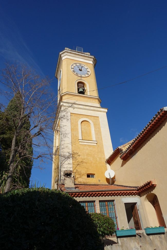 エズ(EZE)はモナコ観光の帰途に立ち寄る山頂にある小さな村です。<br />山頂に教会があるくらいで特に見るべきものはありません。