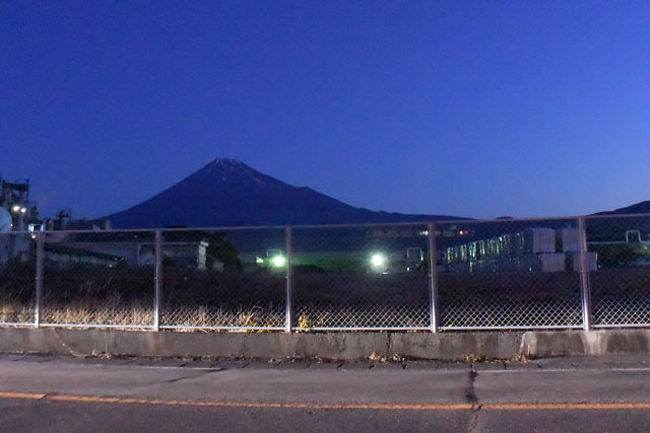 富士山見ながら散歩しました。<br /><br />★富士市役所のHPです。<br />http://www.city.fuji.shizuoka.jp/