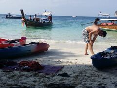 Ko Phi Phi,Phuket ピピ島プーケットThe other side of frenzy