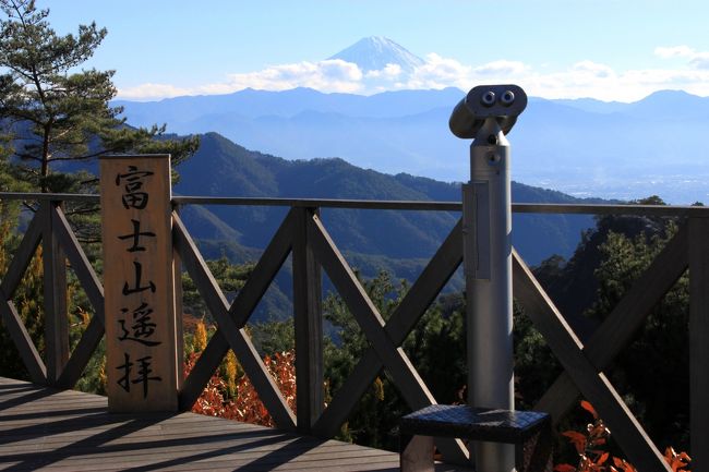 青春18切符で年末の旅は、甲府へ冬枯れの昇仙峡を歩いてきました。<br />大阪から甲府へは、片道約10時間半ほどです。<br />戻る道すがら～掛川へ寄り道～掛川城を散策してきました。<br />ふるさと割クーポンを利用して<br />ドーミーイン甲府で二泊　→￥5000割引き<br />ドーミーインEXPRESS掛川で一泊　→￥5000割引き