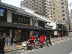 櫛田神社の近くをうろちょろし博多駅へ