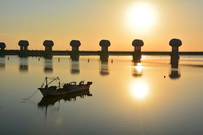 年末に3ヶ月ぶりに再開した東海道ウォーク。<br />６日分の旅の荷物を背負って２日間東海道を歩き、熱田神宮の手前の本笠寺駅のそばで日没コールド。<br /><br />ようやくゴールが見えてきたものの、さすがに愛知県に入ると日帰りウォークは厳しくて、前回より１泊２日のお泊りウォークに変わりました。<br /><br />今年に入って２週目の週末は３連休だったこともあり、余った１８きっぷを使って、２日間で本笠寺駅から四日市まで歩きました。<br />初日は本笠寺から宮宿までが旧東海道。<br />宮宿より桑名宿までは昔は船だったため、現在の東海道を歩いて三重県の長島まで、２日目は長島駅から桑名宿、四日市宿まで歩きようやく東海道全体の５分の４の地点まで到達し、ゴールの三条大橋まで１００キロ足らずになりました。<br /><br />あと４，５回歩けばゴールの京都三条大橋。<br />この分だと５月のゴールデンウィークにはゴールインできそうです。<br />