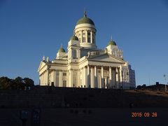 華麗なる王朝建築と「ソ連」&バルト海を臨む国々を巡る旅：ロシア・フィンランド・エストニア・デンマーク旅行【４４】（2015年秋９日目５ 夕陽のあたる大聖堂）