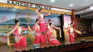 ７人のツアー？　タイ６日間女性一人旅　４日目　チェンマイ・カントークディナーショー