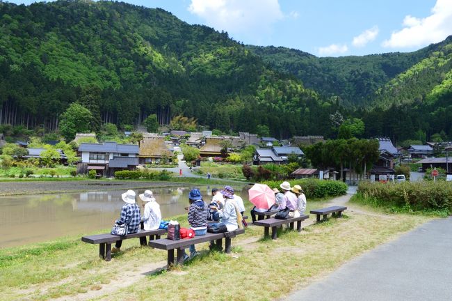 美山の茅葺の里はとにかく行きづらい。特に東国の者にとっては、幾重にも層をなしてそびえる山々を越えていかなくてはならない。それでもはるばると美山の集落にたどり着くと、いいことを成し遂げたという気分になる。<br />東国から美山をたずねる旅の旅行記を書いてみた。