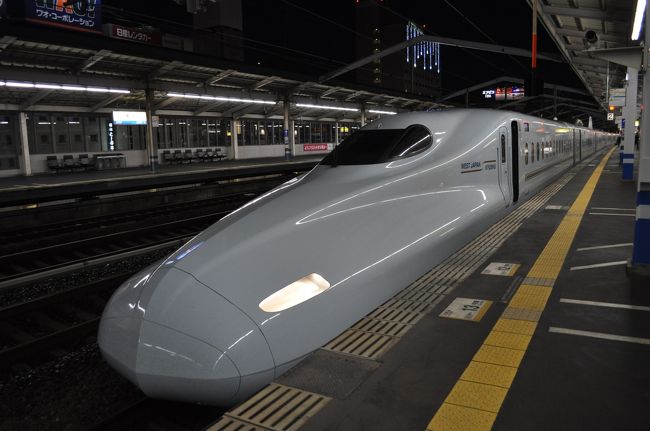 　2016年2月12日から14日にかけて、おとなびパスグリーン車用を使って、JR西日本の鉄道に乗ってきました。<br />　今回は、廃止が噂される三江線をはじめ、中国地方のローカル線を中心に乗ってきました。<br /><br />　2月12日<br />　新高岡－富山－金沢－新大阪－姫路（泊）<br />　2月13日<br />　姫路－播磨新宮－佐用－津山－新見－備後落合－三次－浜原－江津（泊）<br />　2月14日<br />　江津－三次－広島－原爆ドーム前//土橋－白島//新白島－宮島口－宮島－宮島口－広島－呉－広－三原－福山－新大阪－金沢－新高岡<br /><br /><br />　三原駅から福山駅・新大阪駅・金沢駅乗り換えで帰途につきます。