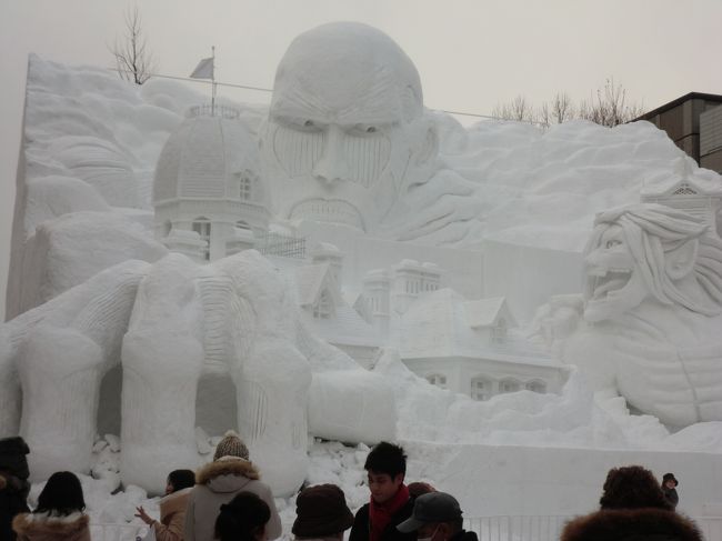 札幌人は、基本、雪祭りには行きません。<br />寒いので・・・。<br />子供がいる家庭では、子供が遊べる会場に行かれますが<br />まあ、私も、北海道に16年も住んでいると、殆ど見に行かないです。<br /><br />でも、たまたま今年は暖かかったのと<br />街（大通付近）にいく用事があったので<br />久しぶりに雪祭りを見学してきました。