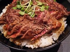 名物　ステーキ丼　京都市