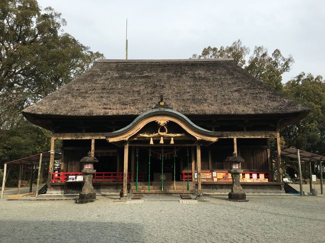 JALのマイレージが貯まりまくっているという事で、2月末の花粉飛び交う中ではありますが、今まで九州新幹線で通過しただけの熊本県に初上陸してきました。<br /><br />目的は日本百名城に登録されている熊本県の2城、人吉城と熊本城なんですが、それ以外にも色々見てきたので、まずは八代前泊から肥薩線で移動し、人吉駅周辺をブラブラしたところまでをご覧ください。<br /><br /><br />