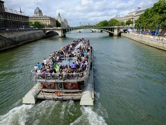 パリ滞在記　美術館巡りとアールヌーボーの香りを探して 　パリへのフライト