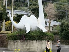 池田湖畔-1　大うなぎ！パラダイス館内で確認　☆イッシーのイメージ像も