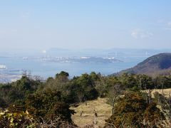 香川県西半分の四国八十八ヶ所とうどんの旅（二日目）～根来寺から郷照寺へ。朝の栗林公園と五色台の眺めもチェックして、おか泉と最後は丸亀の骨付鳥で完璧です～