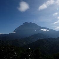 ４０００ｍ峰（キナバル山）登頂への旅