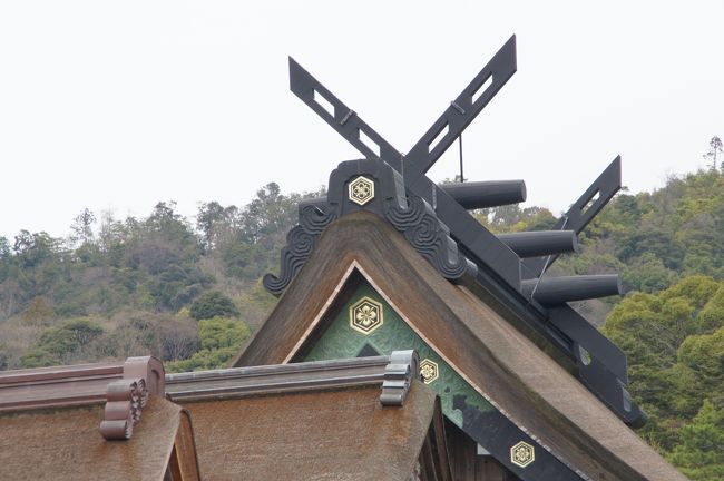 数年前にも来た出雲ですが…そん時は遷宮で大社は工事中、雨で歩き回る気も起こらず、半日で引き上げちゃいました。んで、も一度寄ってみようかなと。<br /><br />松江からなので、すぐやし、午前中に到着。宿に荷物預けて、一畑電鉄でお出かけして、大社の近所もゆっくり歩いてみましょ<br />