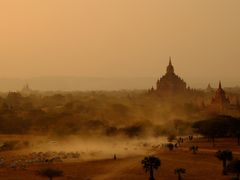 アジアの響き　バガン仏教遺跡郡と神秘の巨石ゴ−ルデンロック・ヤンゴン（4）