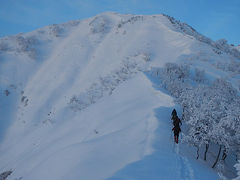 上越冬季限定で登れるタカマタギ山・日白山へ