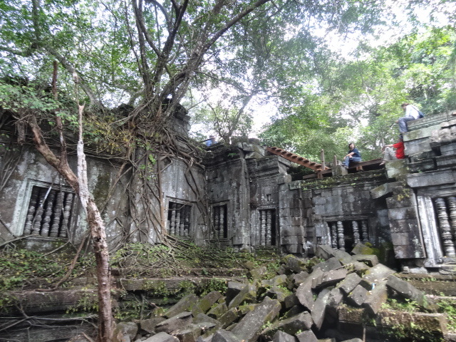 百聞は一見にしかずだった。カンボジア旅②☆バンテアイ・スレイとベンメリア