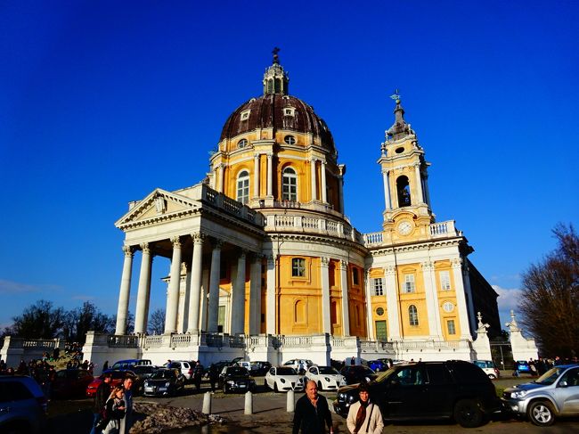 3月の3連休でモナコ、フランス、イタリアに行ってきました。<br />フランスのニースからアルプスを越えてイタリアのトリノ。少し街歩きをして、登山列車で山の上の「スペルガ聖堂」を訪れてみました。<br />当初はニースから夜行バスで移動してアルプスの麓の「アオスタ」や「クールマイヨール」に足を延ばすことも検討しましたが、この時期はまだ雪深そうなので見送りました。またの機会に訪れてロープウェイでモンブラン越えをしてみたいものです。<br /><br />＜旅程＞<br />【1日目(3/19土)】<br />　羽田1:05→フランクフルト5:20（NH＝全日空）<br />　フランクフルト8:15→ニース9:40（LH＝ルフトハンザ航空）<br />　モナコ〜エズ〜ラ・テュルビー〜モナコ<br />　ニース泊<br />【2日目(3/20日)】<br />　ニース7:35→9:39タンド12:01→13:11クーネオ13:24→14:35トリノ19:50→20:50ミラノ（鉄道）<br />　ミラノ泊<br />【3日目(3/21月)】<br />　ミラノ（リナーテ）10:40→フランクフルト12:00（LH）<br />　フランクフルト13:45→<br />【4日目(3/22火)】<br />　→中部9:10（LH）