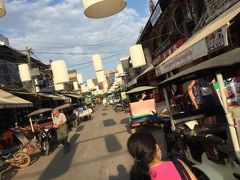 シェムリアップパブストリートのＢＢＱと町歩き