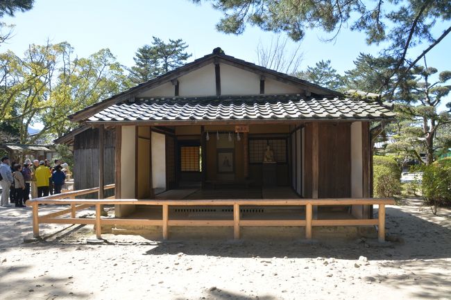 2016年3月に山口県に旅行に行った時の旅行記です。作成途中で放置していたものをようやくまとめました。<br />3月の三連休に以前から行ってみたいと思っていた萩に行くことにしました。2015年に「明治日本の産業革命遺産」として萩市の文化財が世界遺産の構成資産に選ばれたこともあり、そこを中心に廻りました。当初は土日の2連休で計画していたのですが、3連休取れることになり折角山口県に行くので秋吉洞と山口市の瑠璃光寺に行くことにしました。<br />旅程<br />3月19日　新幹線で新山口駅、新山口駅からバスで秋吉洞へ。秋吉洞見学後瑠璃光寺へ移動。瑠璃光寺見学。その後湯田温泉に入浴後、この日は新山口駅前のホテルに宿泊。<br />3月20日　朝いちばんのバスで新山口からバスで萩に移動。到着後レンタルサイクルを借りて旧城下町を観光。この日は萩駅前のホテルに宿泊。<br />3月21日　朝一番でレンタカーを借りて大板山たたら製鉄遺跡、恵美須ヶ鼻造船所跡、萩反射炉、大照院を見学。レンタカー返却後松下村塾から東光寺を見学。夕方バスで新山口。新山口から新幹線を乗り継ぎ名古屋まで戻りました。<br />