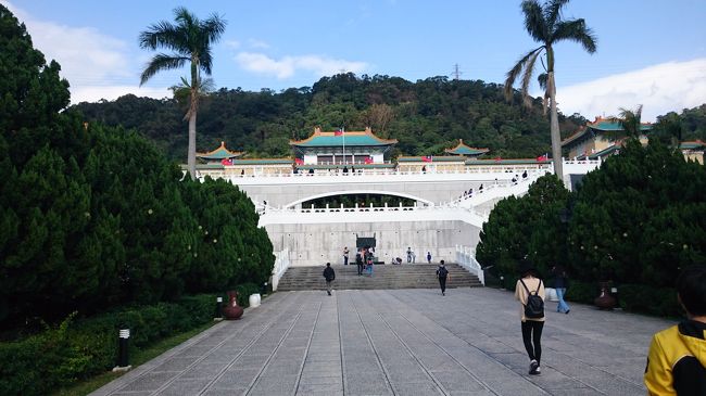年末の旅行の予定を立てていたら、安かった台北への航空券とホテルで急遽決まった年末台湾。<br />故宮博物院や九分と見所いっぱい。<br /><br />満足な旅です。