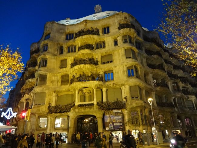 ガウディ建築を見てみたいと訪れたスペイン。バルセロナ市内のホテルからは徒歩圏内にガウディ建築がたくさんあり、短い滞在でも充分楽しめました。