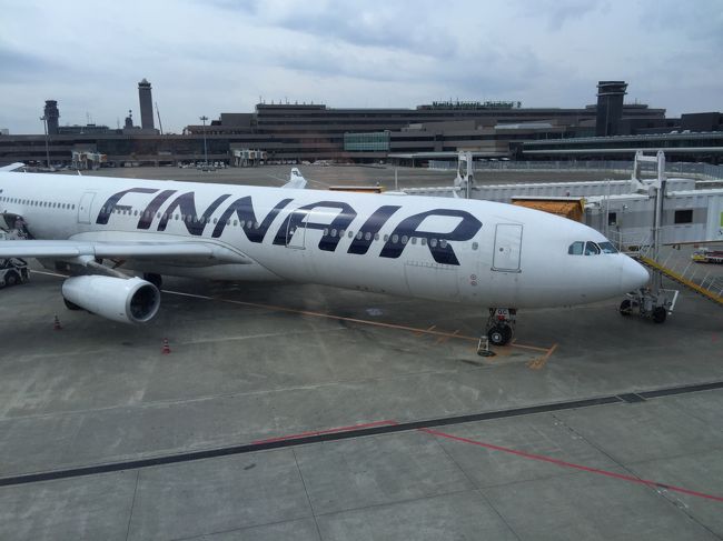 フィンランド航空で北欧に行ってきました。<br />新しく導入されたA350に乗るため、帰国便はヘルシンキ→北京を予約しました。<br /><br />成田→ヘルシンキ　（フィンエアー）<br />ヘルシンキ⇔ストックホルム（フィンエアー）<br />ヘルシンキ⇔ロバニエミ（フィンエアー）<br />ヘルシンキ⇔タリン（タリンク　シーリヤライン　船旅）<br />ヘルシンキ→北京（フィンエアー）<br />北京→ハノイ（ベトナム航空）<br />ハノイ→成田（ベトナム航空）<br />飛行機に乗りまくる行程です。<br />最初の区間、成田からヘルシンキまでの旅行記です。