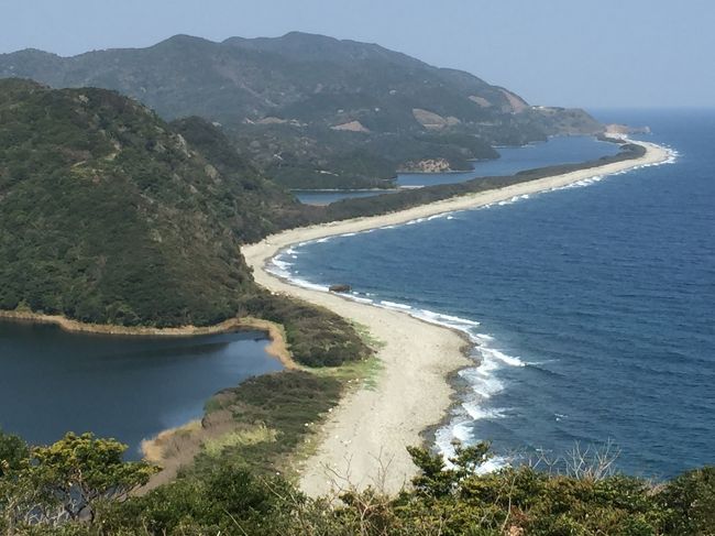 九州の島は、ほとんど行ったと思っていたら、鹿児島県の甑島にはまだ行ったことが無かったことが判明。<br />連休を使って行ってみました。博多から新幹線で川内まで。<br />そこから高速線で約１時間。<br />上甑島は、景色のいい、そして食べ物のおいしい島でした。