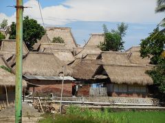 ロンボク島のササッ人の伝統的な集落をぶらぶら