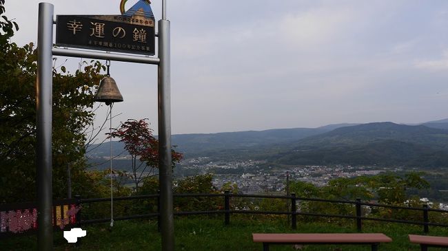 7日目。今日から終盤に向けた移動が始まる。まずニセコを後にし、札幌を経由して富良野へ。富良野ではバイクをレンタルし、滝川を抜けて新十津川町のホテルに宿泊。明日の雨竜沼湿原観光に向けた行程である。もともとあまり観光スポットへの計画はなかったがただ移動するだけではつまらないので一応途中のポイントはおさえておいた。<br /><br />7日目<br />ニセコ9:08～小樽11:00/11:04～札幌11:36<br />札幌12:30～滝川13:28/13:44～富良野14:50 レンタルバイク<br />富良野～赤平～滝川～新十津川　ホテルグリーンパーク新十津川宿泊<br />