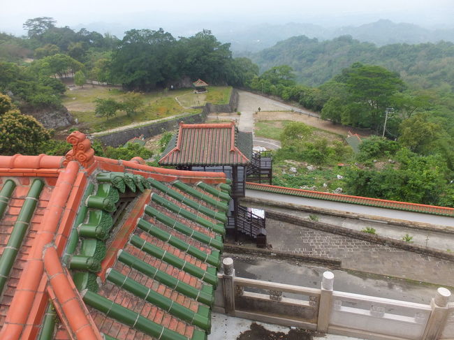 関子嶺温泉・台南旅行一泊二日 (明園温泉別荘・渓山荘(山産野菜美食)・碧雲寺・大仙寺) (3) 2014/04/15-04/16<br /><br />・明園温泉(関子嶺温泉) 2014/04/15<br />・渓山荘(山産野菜美食)関子嶺温泉<br />・台南 碧雲寺 関子嶺 2014/04/16<br />・台南 大仙寺