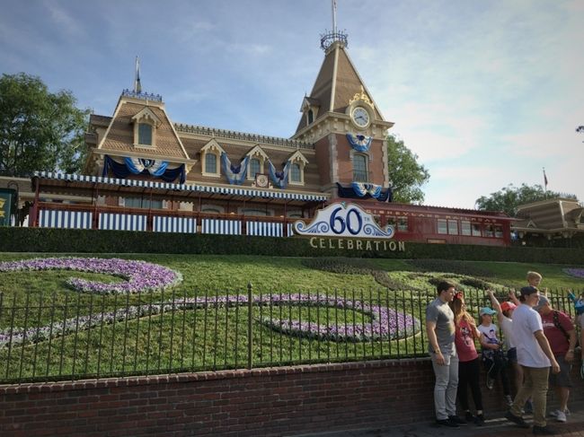 2015年9月にディズニーワールドへ娘と旅行<br />したのがきっかけで60周年のアナハイムディズニーランドにも行きたい！と計画。<br />実現しました＼(^o^)／