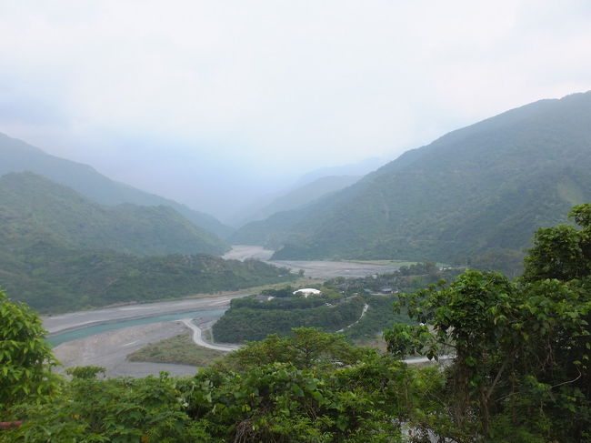 屏東:三地門・美濃:原郷縁紙傘文化村・中正湖 2014/04/29<br /><br />【写真】三地門文化館から見る景色<br /><br />一休、荘哲、妻と車で三地門(三地門郷公所・三地門文化館)、美濃:原郷縁紙傘文化村、中正湖へ行きました。
