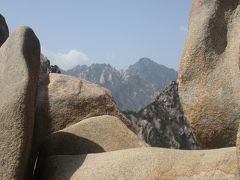 韓国　「行った所・見た所」　束草の雪岳山小公園から権金城に登りました