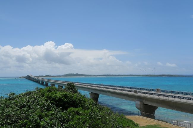 3月27日からＡＮＡ関空⇔宮古島直行便が就航。<br /><br />ちょうどなくなるマイルがあったので、<br />渡りに船！と約30年ぶりの宮古島2泊3日の旅を計画。<br /><br />晴れの予報でも曇ったり、雨の予報でも晴れたりと<br />結局まあまあのお天気で3つの橋を巡る<br />快適なドライブの旅となりました。<br /><br />後半戦は池間島からぐるり東平安名岬と<br />宮古島を時計回りに一周致します。