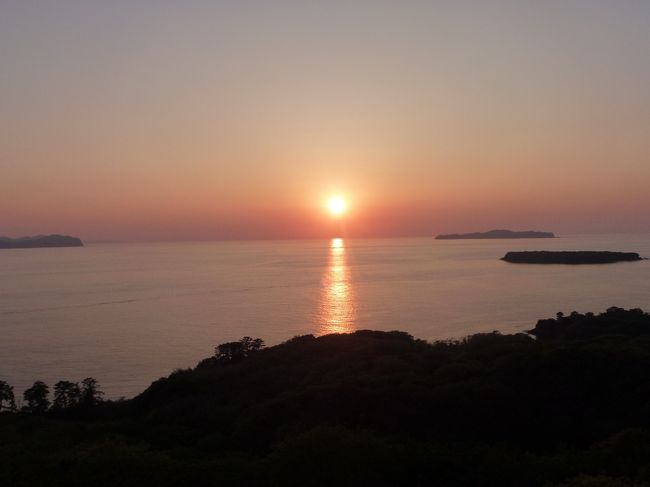 年明けからＧＷは湯布院、黒川温泉と決め、泊まりたかったお宿の手配もして楽しみにしていました。<br />しかし4月14日に起きた大震災の影響を考慮して、行くべきか悩みましたが断念することに。<br /><br />楽しみしていた阿蘇の雄大な景色と重なる場所を検討した結果、秋吉台のある山口に決定！<br />山口県は行ったことないし、ちょうど良かったかも(^_^)v<br /><br />ただＧＷまで時間が無く泊まりたいと思う宿も予約が一杯で…<br />何とか押さえることができたので良かった～<br /><br />1日目：萩の城下町を散策して夕陽を眺め、萩で宿泊☆彡<br />2日目：角島へ、そして長門湯本温泉にある今回最大の楽しみなお宿で宿泊☆彡<br />3日目：長門地区の景勝地を回り、仮想阿蘇の秋吉台へ、宿泊は山口市内のビジネスホテル☆彡<br />4日目：錦帯橋を見学して家路に☆彡<br /><br />3泊4日と余裕はあったのですが、観光地を回るとアッという間に時間は過ぎてしまいました。<br />今回も旅行記と言うよりも、旅行日記となりましたが、宜しくお願い致します。<br /><br />