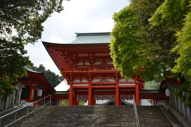 5月1日(日)から、2泊3日で滋賀県を訪れました。<br />いわゆる、近江路の寺社を周って来ました。<br />京都に比べ、人が少ないか？と思っていましたが、結構な人出でした。<br />また、映画の撮影場所として知られている為か、若人の数も多かったです。<br /><br />初日は、石山寺・日吉大社・近江神宮・三井寺(園城寺）を訪問です。<br />初日の分のみ、こちらで投稿としました。<br />