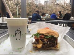 2016 MAR 日本初上陸から半年　SHAKE SHACKはまだ激混みだった