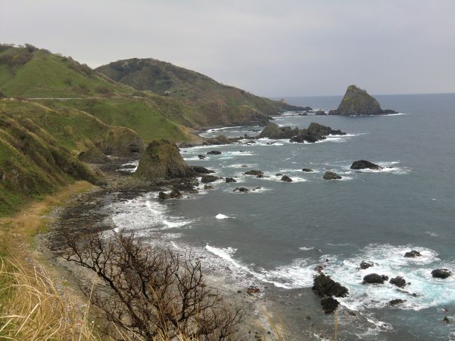 新潟県には、有名な佐渡島の他に人口370人程度の粟島(あわしま)があります。<br /><br />まだ島開き(5月2日)していない、観光客のいない粟島です。<br />