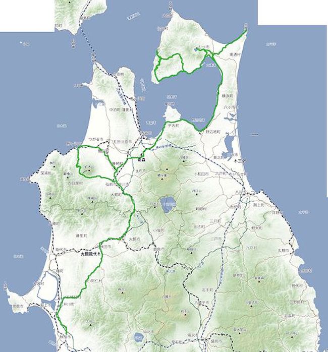 東北に転勤になってきて行った事がない下北半島に旅行に行きました。<br /><br />いつ転勤になるかわからないので・・・<br />　<br />３泊４日車中泊の旅です。<br /><br />わかりにくいですが、緑のラインが車で移動してあるいた道です。<br /><br />スタートは　秋田市。<br />