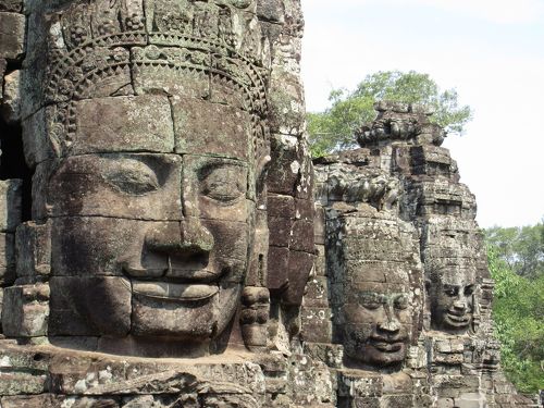 カルカル63 様keep…16世紀・アンコールワット「王冠仏坐像」寺院
