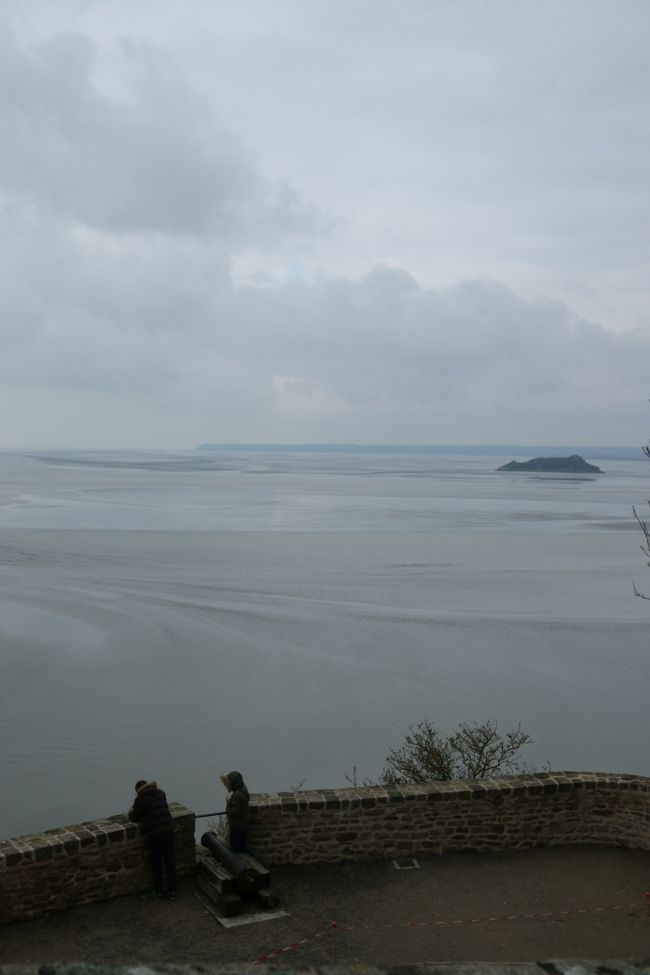 ☆ Bon jour FRANCE ☆　～～憧れつづけた モンサンミッシェルへ、、　＜２日目＞ ②  “島”へ上陸　 モンサンミッシェル修道院 編～～