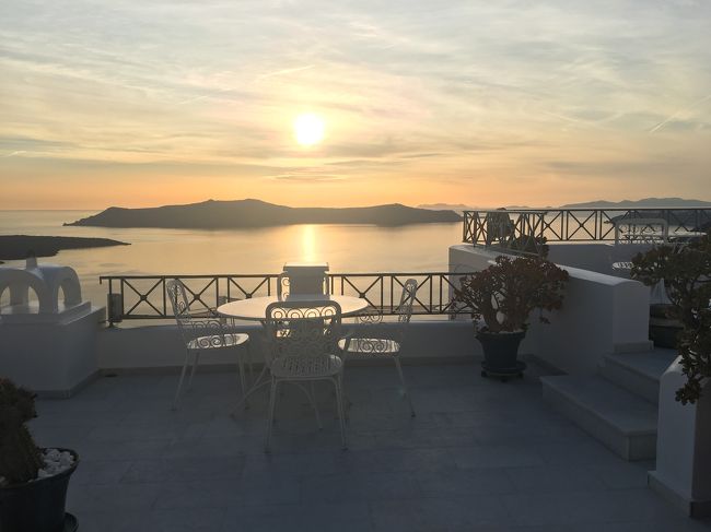 2016年GWにギリシャ旅行しました。まるでハネムーナーのようなルートを女2人で巡りました（笑）
