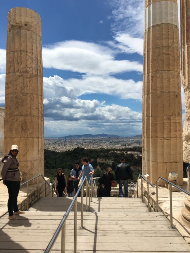2016年GWにギリシャ旅行しました。まるでハネムーナーのようなルートを女2人で巡りました（笑）