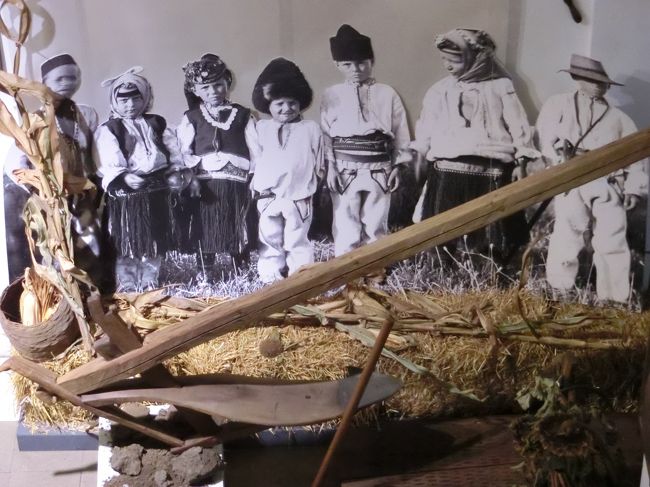 「ベオグラード民俗学博物館」は「ベオグラード」にある「１９０１年」に開館した「セルビアの民族衣装や生活用品」などを紹介している「博物館」です。