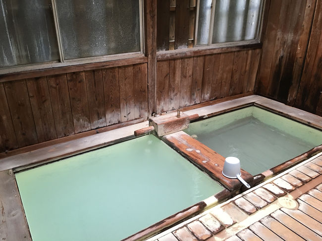 また硫黄泉?? って好きなんですものー<br /><br />温泉ですが、平日とはいえGW期間なので、前日でも予約できそうなところで検索。<br /><br />ここ良さそう…と狙った宿の紹介文は<br />「ボロボロの宿ですがいいですか?と確認が入る鄙び系宿」。<br /><br />電話してみると<br />「うちボロいけどわかってますか?」っって<br />ほんとに聞いてきたわ!!!